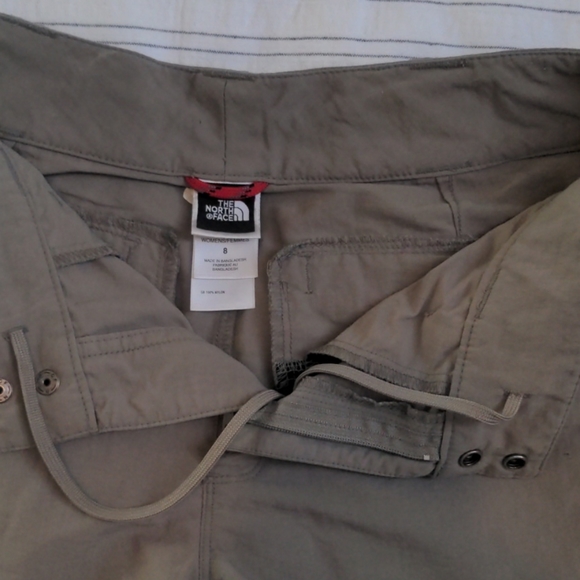 North Face Hiking Shorts - Picture 3 of 5